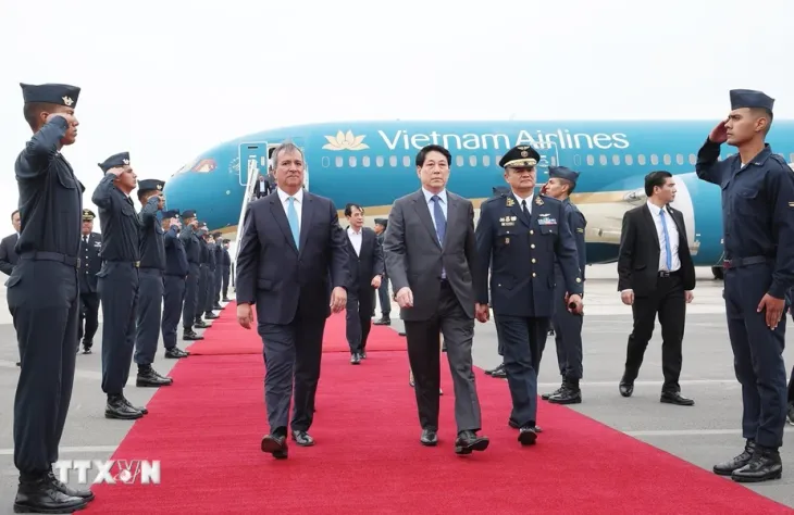 Chủ tịch nước Lương Cường bắt đầu chuyến thăm chính thức Peru và dự Tuần lễ Cấp cao APEC - Ảnh 3. Chủ tịch nước Lương Cường bắt đầu chuyến thăm chính thức Peru và dự Tuần lễ Cấp cao APEC - Ảnh 3.