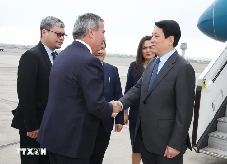 Chủ tịch nước Lương Cường bắt đầu chuyến thăm chính thức Peru và dự Tuần lễ Cấp cao APEC - Ảnh 2. Chủ tịch nước Lương Cường bắt đầu chuyến thăm chính thức Peru và dự Tuần lễ Cấp cao APEC - Ảnh 2.
