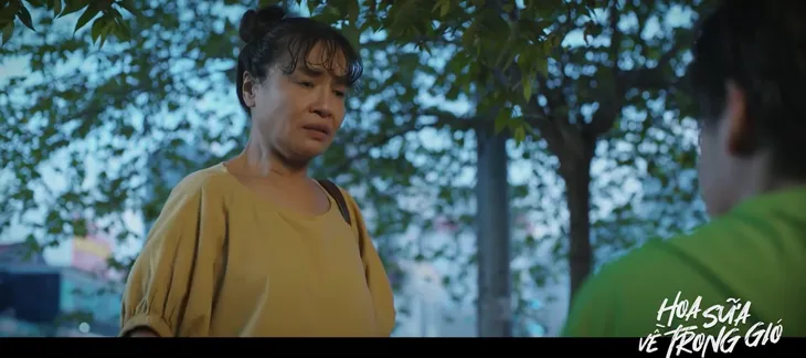 Hoa sữa về trong gió: Xoài ba mặt một lời với người yêu - Ảnh 2. Hoa sữa về trong gió: Xoài ba mặt một lời với người yêu - Ảnh 2.
