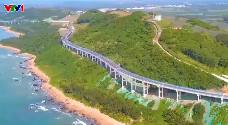 Người dân Trung Quốc đổ xô đi du lịch tránh rét - Ảnh 1. Người dân Trung Quốc đổ xô đi du lịch tránh rét - Ảnh 1.