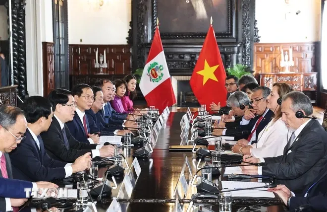 Lễ đón Chủ tịch nước Lương Cường thăm chính thức Cộng hoà Peru - Ảnh 2. Lễ đón Chủ tịch nước Lương Cường thăm chính thức Cộng hoà Peru - Ảnh 2.