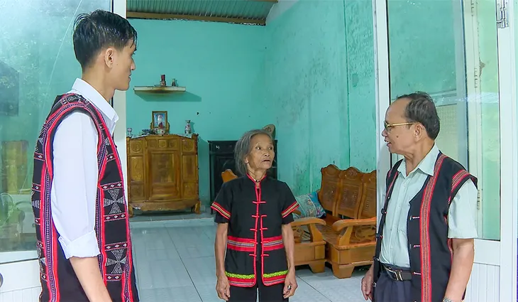 Phát huy hơn nữa vai trò của người có uy tín trong đồng bào các dân tộc thiểu số - Ảnh 2. Phát huy hơn nữa vai trò của người có uy tín trong đồng bào các dân tộc thiểu số - Ảnh 2.