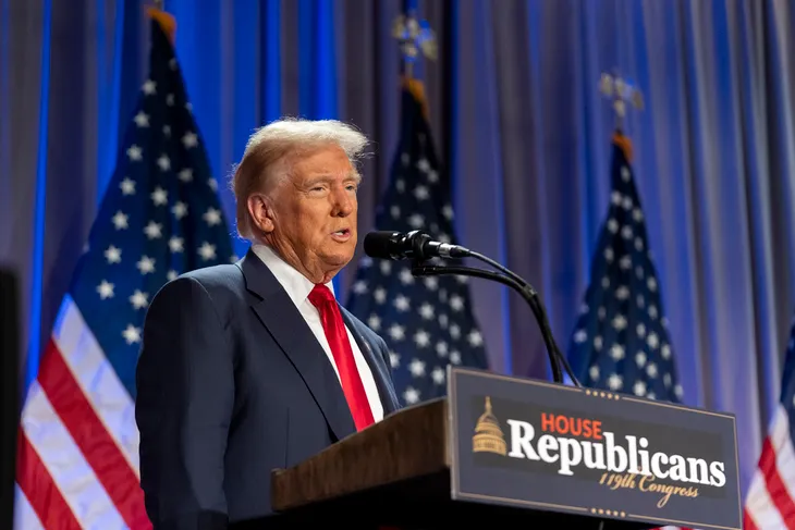 Đội ngũ của ông Trump lên kế hoạch sa thải hàng loạt lãnh đạo quân sự của Lầu Năm Góc - Ảnh 3. Đội ngũ của ông Trump lên kế hoạch sa thải hàng loạt lãnh đạo quân sự của Lầu Năm Góc - Ảnh 3.