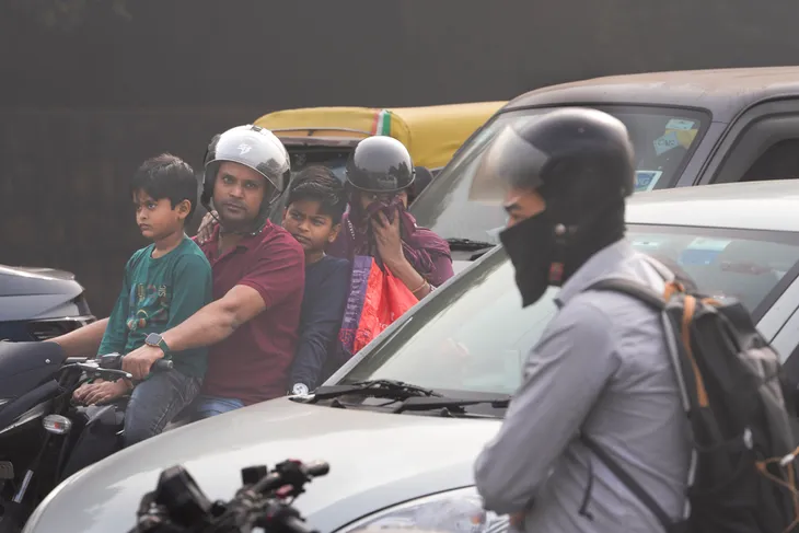 Delhi trở thành thành phố ô nhiễm nhất thế giới khi AQI vượt ngưỡng 1.000 - Ảnh 1. Delhi trở thành thành phố ô nhiễm nhất thế giới khi AQI vượt ngưỡng 1.000 - Ảnh 1.