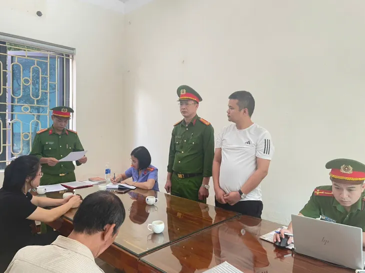 Khởi tố giám đốc doanh nghiệp mua bán hóa đơn giá trị gia tăng, thu lợi hàng trăm triệu đồng - Ảnh 1. Khởi tố giám đốc doanh nghiệp mua bán hóa đơn giá trị gia tăng, thu lợi hàng trăm triệu đồng - Ảnh 1.