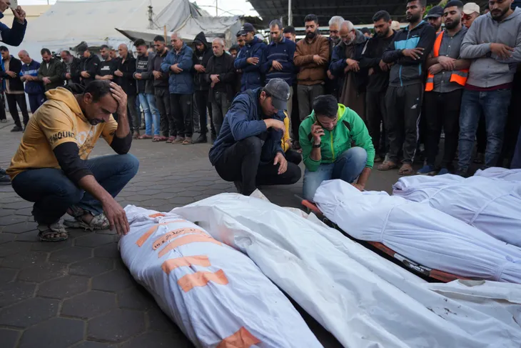 Israel đang “thanh trừng sắc tộc” trong bối cảnh cưỡng bức di dời hàng loạt ở Gaza - Ảnh 1. Israel đang “thanh trừng sắc tộc” trong bối cảnh cưỡng bức di dời hàng loạt ở Gaza - Ảnh 1.