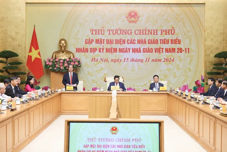 Thủ tướng Chính phủ Phạm Minh Chính gặp mặt các nhà giáo tiêu biểu - Ảnh 1. Thủ tướng Chính phủ Phạm Minh Chính gặp mặt các nhà giáo tiêu biểu - Ảnh 1.