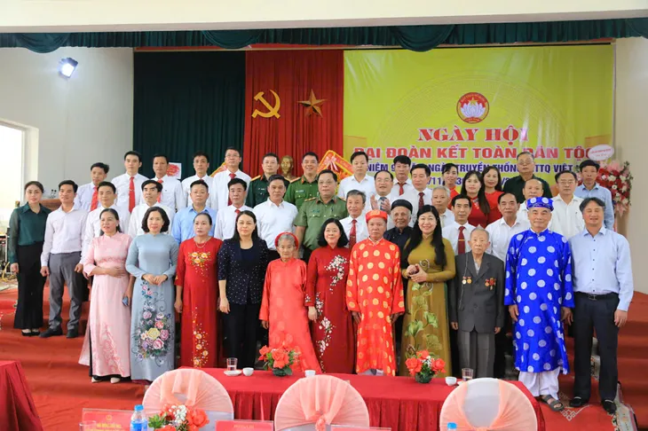 Bí thư Thành ủy Hà Nội dự Ngày hội Đại đoàn kết dân tộc tại huyện Mỹ Đức - Ảnh 6. Bí thư Thành ủy Hà Nội dự Ngày hội Đại đoàn kết dân tộc tại huyện Mỹ Đức - Ảnh 6.