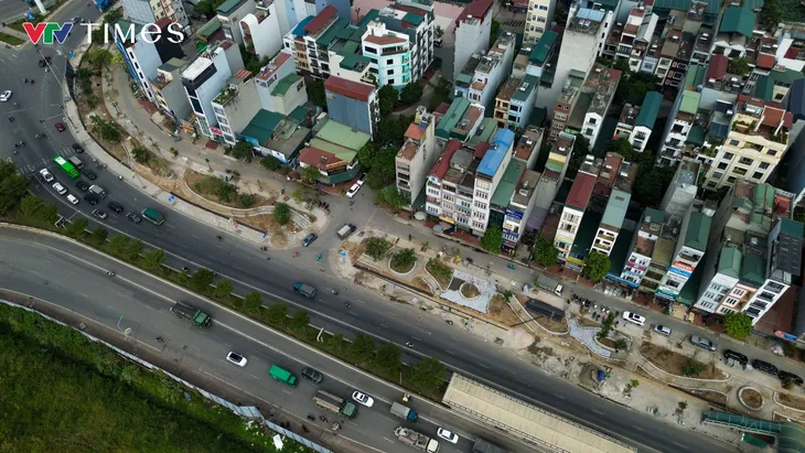 Hà Nội: Chỉnh trang, cải tạo vỉa hè dịp cuối năm  - Ảnh 2.