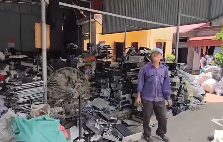 Mỗi năm Việt Nam phát sinh khoảng 100.000 tấn rác thải điện tử - Ảnh 5. Mỗi năm Việt Nam phát sinh khoảng 100.000 tấn rác thải điện tử - Ảnh 5.