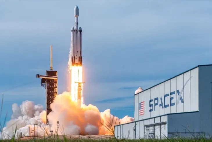 SpaceX được định giá vượt mức 250 tỷ USD - Ảnh 1. SpaceX được định giá vượt mức 250 tỷ USD - Ảnh 1.