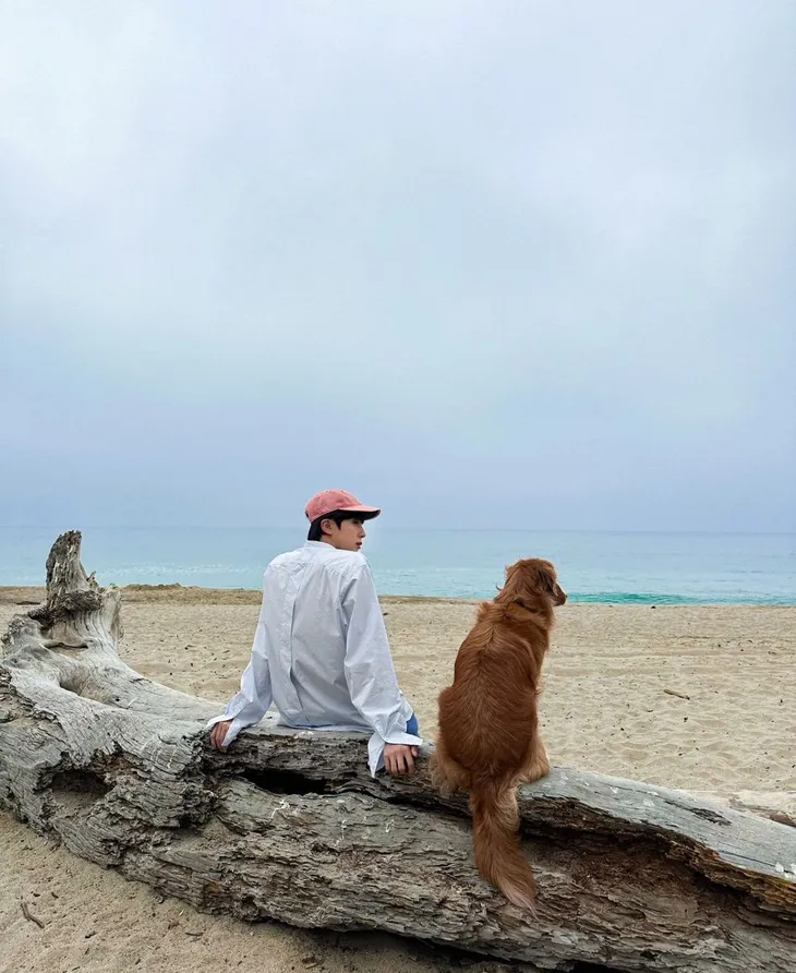 Jin (BTS) tiết lộ hậu trường sàn xuất album Happy - Ảnh 1. Jin (BTS) tiết lộ hậu trường sàn xuất album Happy - Ảnh 1.