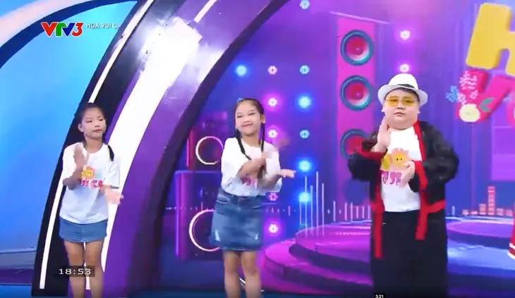 Hoa vui ca: Tập nhảy ca khúc Phép lạ hàng ngày - Ảnh 2. Hoa vui ca: Tập nhảy ca khúc Phép lạ hàng ngày - Ảnh 2.