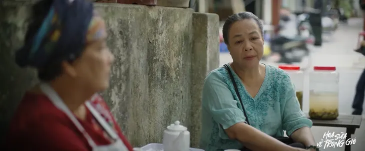 Hoa sữa về trong gió - Tập 54: Hiếu phát hiện vợ gặp lại tình cũ - Ảnh 1. Hoa sữa về trong gió - Tập 54: Hiếu phát hiện vợ gặp lại tình cũ - Ảnh 1.