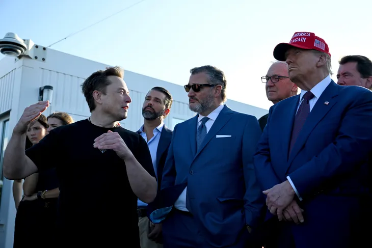 SpaceX phóng tên lửa Starship với sự chứng kiến của Tổng thống đắc cử Donald Trump - Ảnh 2. SpaceX phóng tên lửa Starship với sự chứng kiến của Tổng thống đắc cử Donald Trump - Ảnh 2.