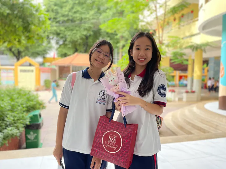 Đa dạng sắc hoa mừng ngày Nhà giáo Việt Nam 20/11 - Ảnh 10. Đa dạng sắc hoa mừng ngày Nhà giáo Việt Nam 20/11 - Ảnh 10.