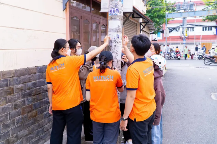 Gần 6.300 giáo viên và sinh viên, học sinh tham gia chỉnh trang mỹ quan đô thị - Ảnh 1.
