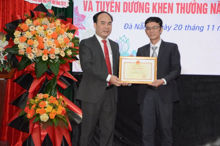 Trường Đại học Sư phạm Kỹ thuật – Đại học Đà Nẵng kỷ niệm 42 năm ngày Nhà giáo Việt Nam - Ảnh 5. Trường Đại học Sư phạm Kỹ thuật – Đại học Đà Nẵng kỷ niệm 42 năm ngày Nhà giáo Việt Nam - Ảnh 5.