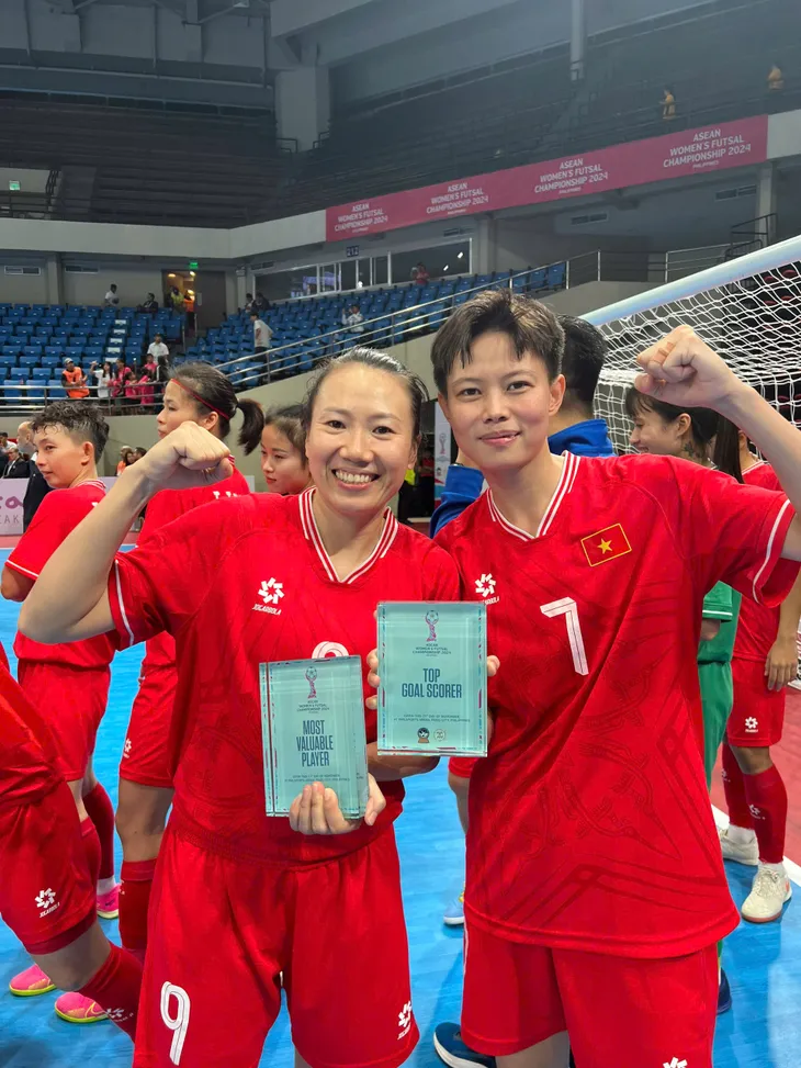 ĐT futsal nữ Việt Nam giành chức vô địch Đông Nam Á - Ảnh 5. ĐT futsal nữ Việt Nam giành chức vô địch Đông Nam Á - Ảnh 5.