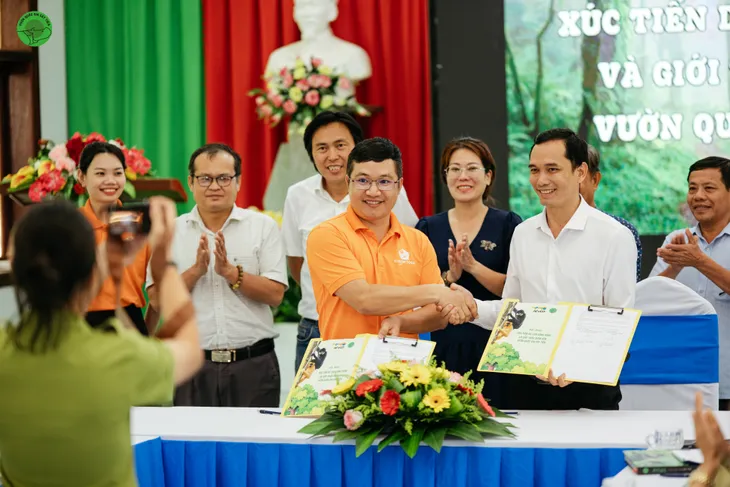 Kiểm lâm hăng hái làm hướng dẫn viên du lịch để kể chuyện về rừng - Ảnh 7. Kiểm lâm hăng hái làm hướng dẫn viên du lịch để kể chuyện về rừng - Ảnh 7.