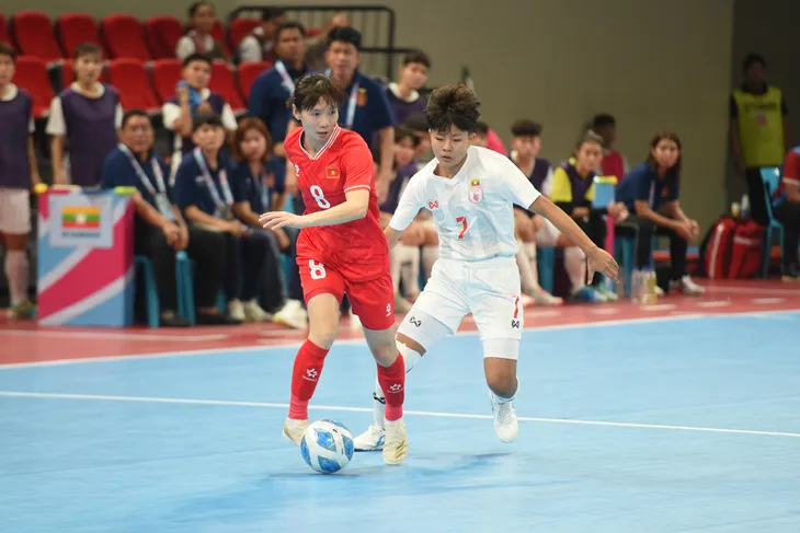 Trước trận CK futsal nữ ĐNA 2024, HLV Nguyễn Đình Hoàng lo ngại vấn đề thể lực - Ảnh 1. Trước trận CK futsal nữ ĐNA 2024, HLV Nguyễn Đình Hoàng lo ngại vấn đề thể lực - Ảnh 1.
