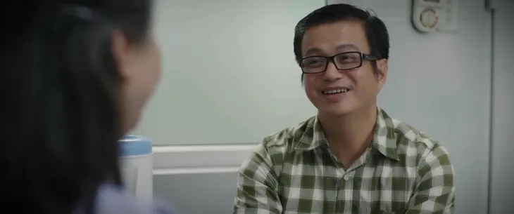 Hoa sữa về trong gió - Tập cuối: Khang được về nhà, bệnh tình của bà Trúc có hy vọng - Ảnh 4. Hoa sữa về trong gió - Tập cuối: Khang được về nhà, bệnh tình của bà Trúc có hy vọng - Ảnh 4.
