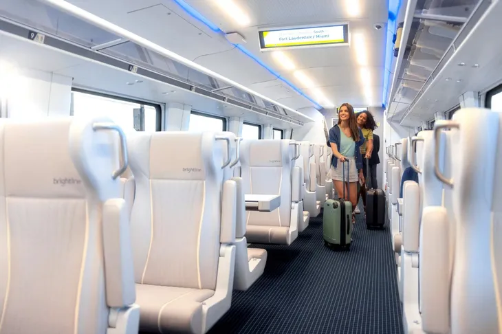 Tàu cao tốc Brightline: Thay đổi thói quen đi lại của người Mỹ - Ảnh 4. Tàu cao tốc Brightline: Thay đổi thói quen đi lại của người Mỹ - Ảnh 4.