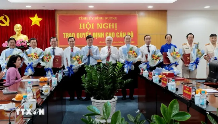 Tỉnh Bình Dương điều động và bổ nhiệm nhiều nhân sự mới - Ảnh 1. Tỉnh Bình Dương điều động và bổ nhiệm nhiều nhân sự mới - Ảnh 1.