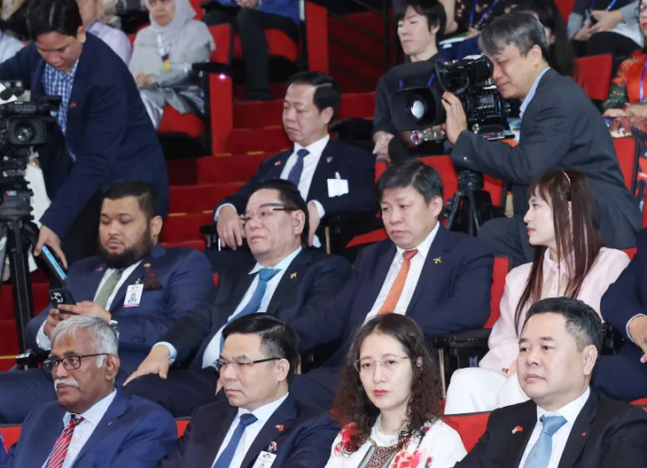 Tổng Bí thư Tô Lâm thăm và phát biểu tại Đại học Quốc gia Malaya - Ảnh 4. Tổng Bí thư Tô Lâm thăm và phát biểu tại Đại học Quốc gia Malaya - Ảnh 4.