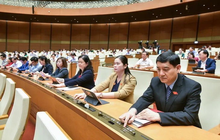 Quốc hội yêu cầu sớm đề xuất mức thuế cao hơn với người nhiều nhà đất - Ảnh 1. Quốc hội yêu cầu sớm đề xuất mức thuế cao hơn với người nhiều nhà đất - Ảnh 1.