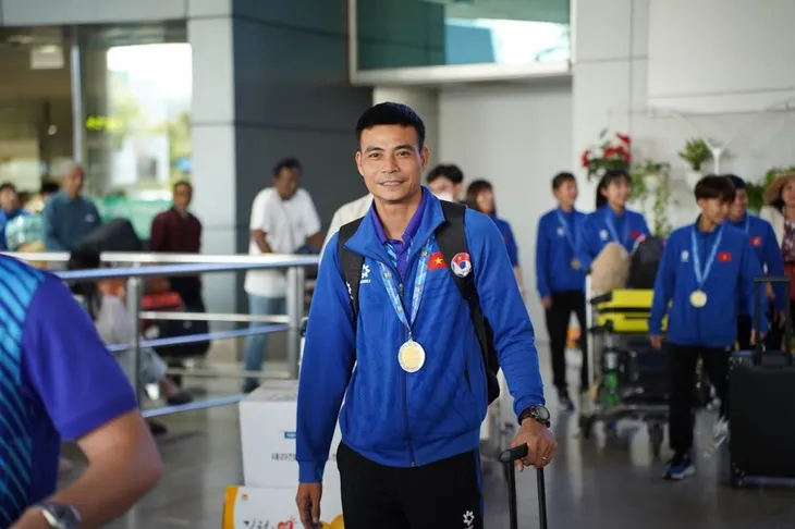Đội tuyển Futsal Nữ Việt Nam về nước tiếp tục chuẩn bị cho vòng loại châu Á 2025 - Ảnh 2. Đội tuyển Futsal Nữ Việt Nam về nước tiếp tục chuẩn bị cho vòng loại châu Á 2025 - Ảnh 2.