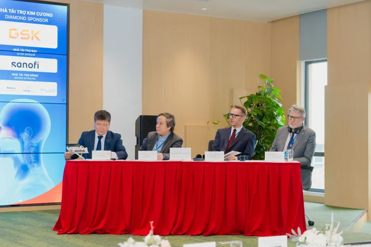 Điều trị bệnh lý mũi xoang và đầu - cổ; nhiều kỹ thuật mới được cập nhật - Ảnh 3. Điều trị bệnh lý mũi xoang và đầu - cổ; nhiều kỹ thuật mới được cập nhật - Ảnh 3.