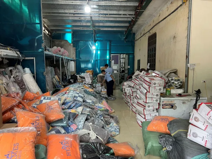 Gian nan xử lý vi phạm trên thị trường thương mại điện tử - Ảnh 2. Gian nan xử lý vi phạm trên thị trường thương mại điện tử - Ảnh 2.