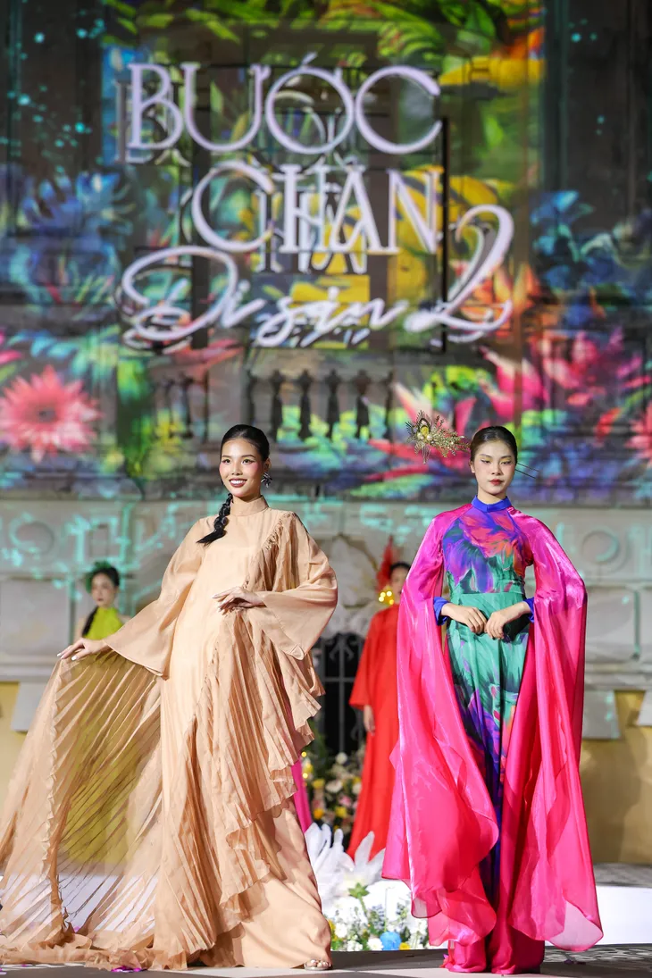 Hoa hậu H’hen Niê, Hồng Diễm gây ấn tượng ở ‘’Bước chân di sản 2’’ - Ảnh 4. Hoa hậu H’hen Niê, Hồng Diễm gây ấn tượng ở ‘’Bước chân di sản 2’’ - Ảnh 4.