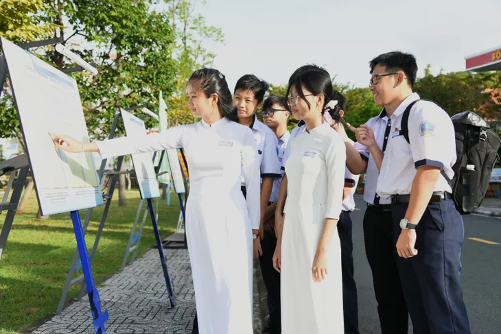 Triển lãm Hoàng Sa, Trường Sa – Biển, đảo thiêng liêng - Ảnh 4.