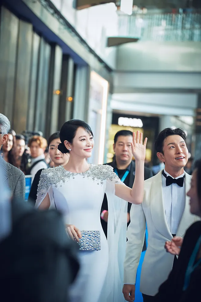 Kim Hye Soo bị đứt cơ đùi khi quay phim mới - Ảnh 1. Kim Hye Soo bị đứt cơ đùi khi quay phim mới - Ảnh 1.