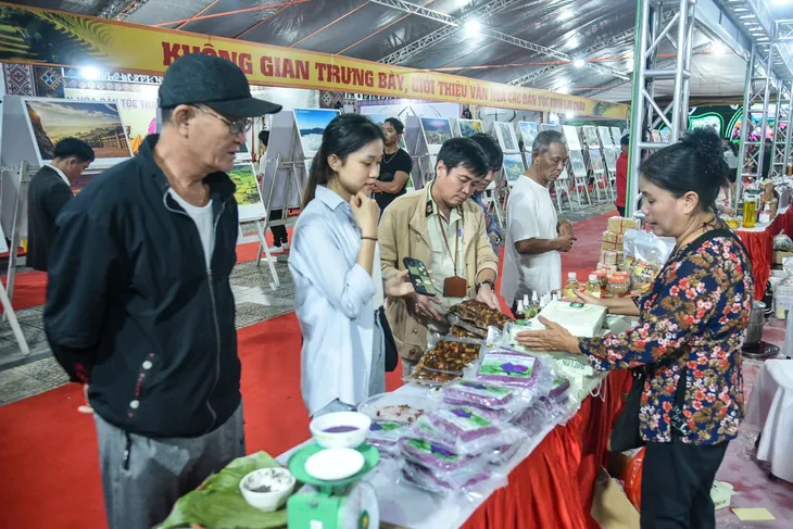 Khai mạc Tuần Văn hoá - du lịch Lai Châu tại Đà Nẵng - Ảnh 12. Khai mạc Tuần Văn hoá - du lịch Lai Châu tại Đà Nẵng - Ảnh 12.