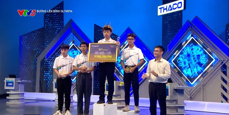 Đường lên đỉnh Olympia: Nam sinh Thừa Thiên Huế chiến thắng thuyết phục - Ảnh 7. Đường lên đỉnh Olympia: Nam sinh Thừa Thiên Huế chiến thắng thuyết phục - Ảnh 7.