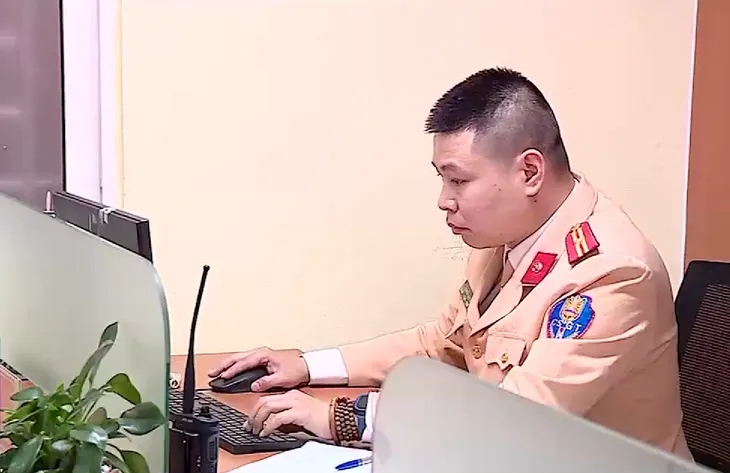Hà Nội: Tăng cường xử lý vi phạm giao thông giờ cao điểm qua hệ thống camera - Ảnh 1. Hà Nội: Tăng cường xử lý vi phạm giao thông giờ cao điểm qua hệ thống camera - Ảnh 1.