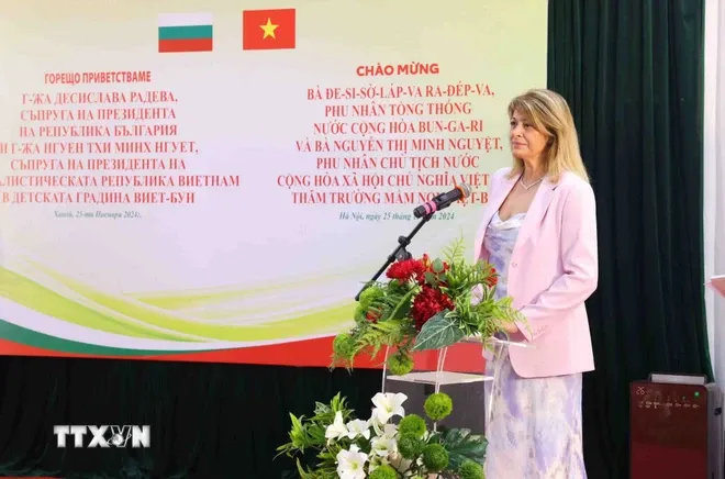 Phu nhân Chủ tịch nước và Phu nhân Tổng thống Bulgaria thăm Trường Mầm non Việt - Bun (Hà Nội) - Ảnh 1. Phu nhân Chủ tịch nước và Phu nhân Tổng thống Bulgaria thăm Trường Mầm non Việt - Bun (Hà Nội) - Ảnh 1.