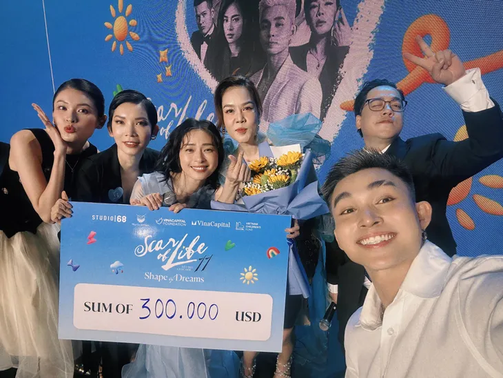 Hòa Minzy đăng ảnh với Sơn Tùng M-TP sau 9 năm, Binz đổi gió với phong cách bolero - Ảnh 5. Hòa Minzy đăng ảnh với Sơn Tùng M-TP sau 9 năm, Binz đổi gió với phong cách bolero - Ảnh 5.