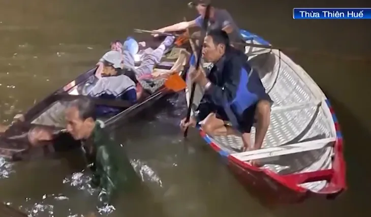 Nguy cơ đuối nước do bất cẩn mùa mưa lũ - Ảnh 1. Nguy cơ đuối nước do bất cẩn mùa mưa lũ - Ảnh 1.