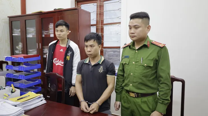 Bắt nhóm đối tượng cướp tài sản của người nước ngoài ở Móng Cái (Quảng Ninh) - Ảnh 3. Bắt nhóm đối tượng cướp tài sản của người nước ngoài ở Móng Cái (Quảng Ninh) - Ảnh 3.