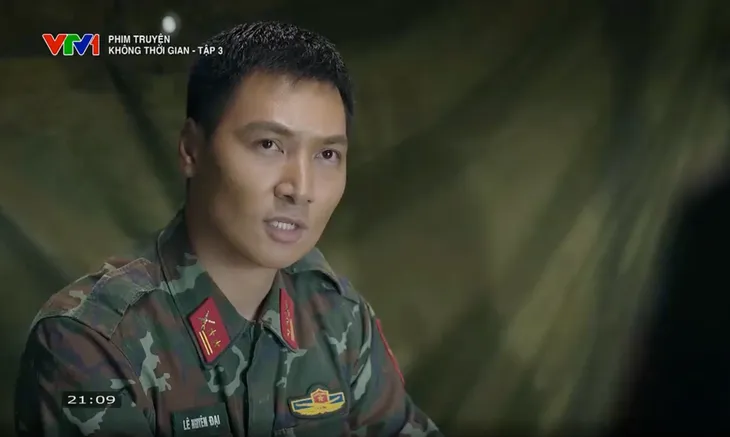 Không thời gian - Tập 3: Trung tá Đại chỉ đạo quyết liệt sơ tán người dân về điểm an toàn - Ảnh 4. Không thời gian - Tập 3: Trung tá Đại chỉ đạo quyết liệt sơ tán người dân về điểm an toàn - Ảnh 4.