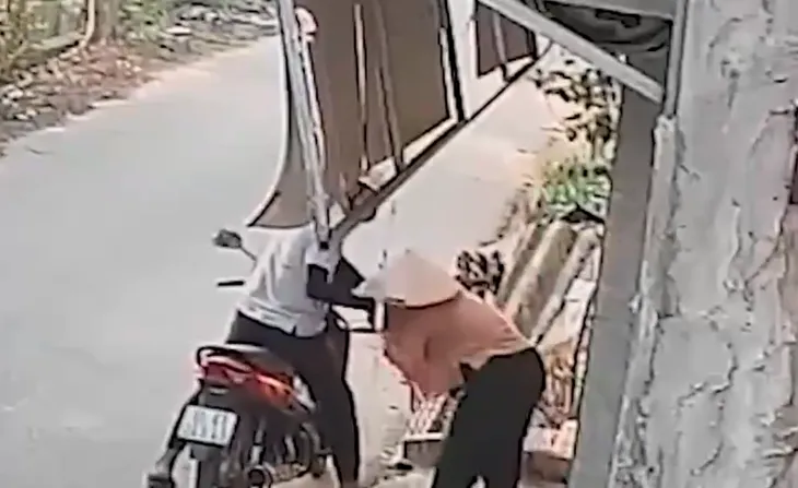 Cảnh giác thủ đoạn cướp giật tài sản dịp cuối năm - Ảnh 1. Cảnh giác thủ đoạn cướp giật tài sản dịp cuối năm - Ảnh 1.