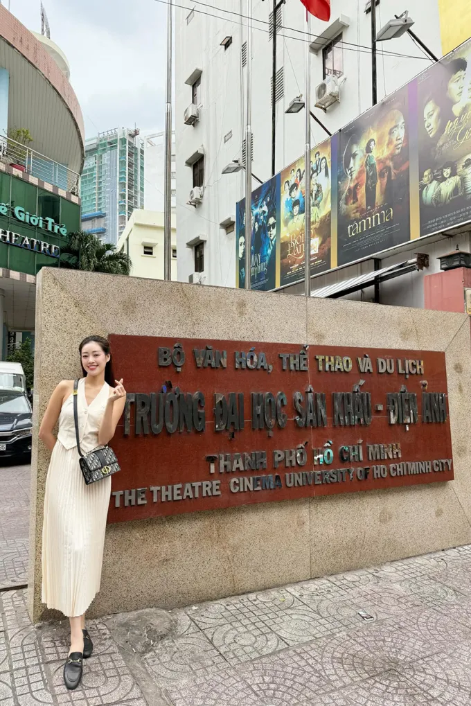 Diễm My 9X chia sẻ ảnh mang bầu, Phương Oanh khoe vóc dáng quyến rũ sau giảm cân - Ảnh 6. Diễm My 9X chia sẻ ảnh mang bầu, Phương Oanh khoe vóc dáng quyến rũ sau giảm cân - Ảnh 6.