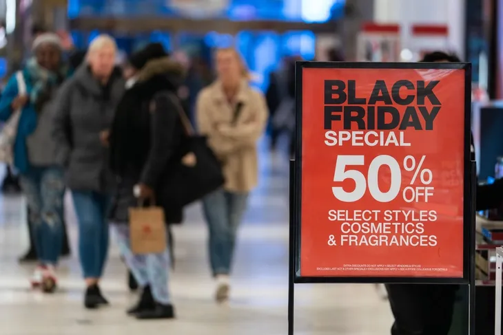 Lượng người mua sắm dịp Black Friday tại Mỹ dự báo cao kỷ lục - Ảnh 1. Lượng người mua sắm dịp Black Friday tại Mỹ dự báo cao kỷ lục - Ảnh 1.