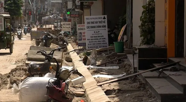 Vĩnh Phúc: Một tuyến đường thi công gần 2 năm chưa xong 1km - Ảnh 2. Vĩnh Phúc: Một tuyến đường thi công gần 2 năm chưa xong 1km - Ảnh 2.