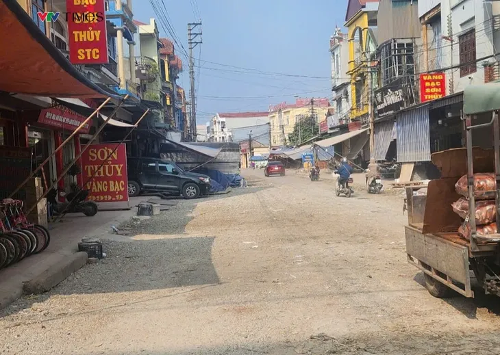 Vĩnh Phúc: Một tuyến đường thi công gần 2 năm chưa xong 1km - Ảnh 6. Vĩnh Phúc: Một tuyến đường thi công gần 2 năm chưa xong 1km - Ảnh 6.