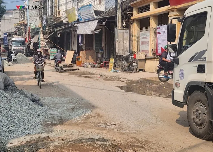Vĩnh Phúc: Một tuyến đường thi công gần 2 năm chưa xong 1km - Ảnh 8. Vĩnh Phúc: Một tuyến đường thi công gần 2 năm chưa xong 1km - Ảnh 8.
